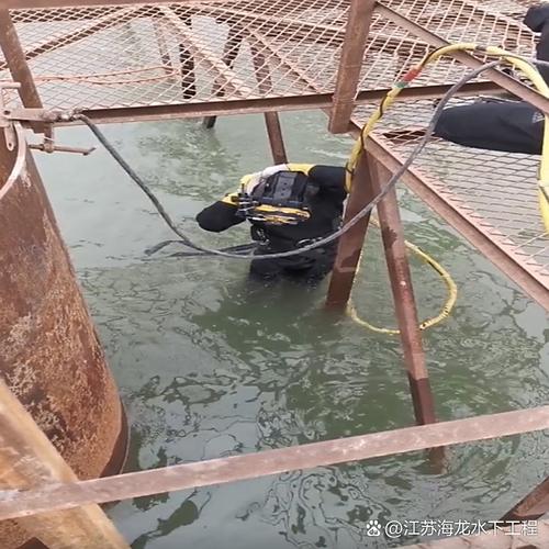 公司##潛水員水下安裝噴泉設備工程施工##水下安裝噴泉設備作業服務